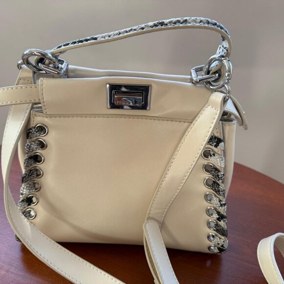 Fendi  Peekaboo women's handbag - Picture 1 of 9